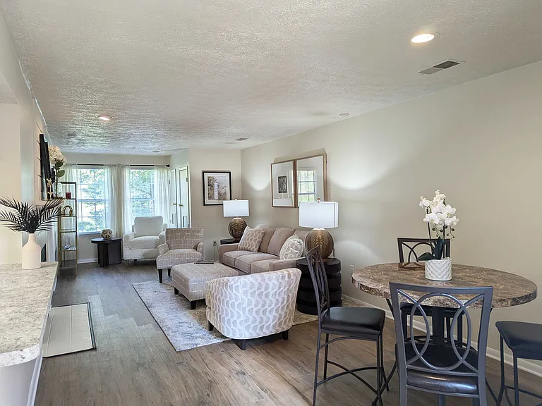 Chestnut Ridge Apartments — Photo 12