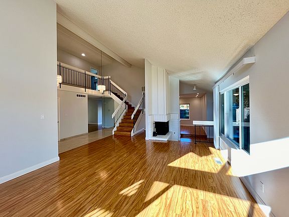 3rd image of 100 Beach Park Blvd
