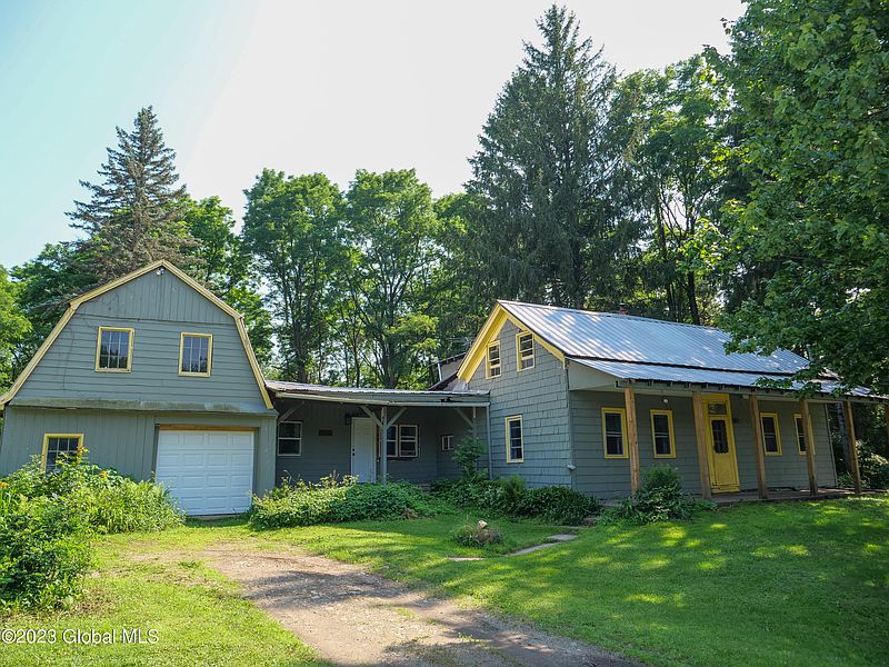 2nd image of 1064 W Galway Road