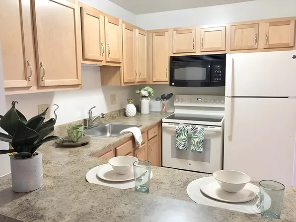 Williamsburg Village, 237 Georgetown Ct, Albany, NY 12203