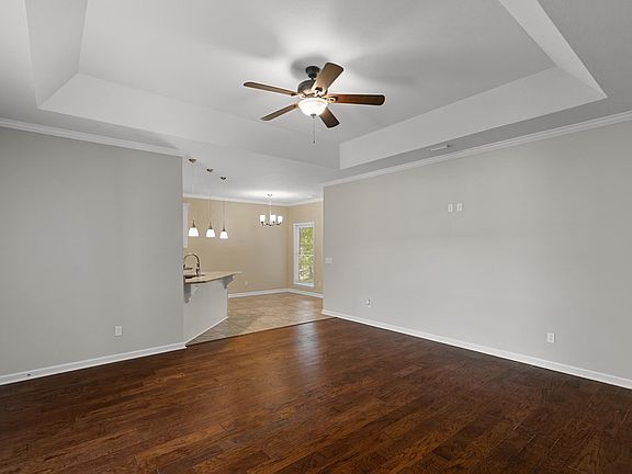 3rd image of 141 Gracebrook Ct
