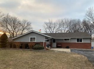 104 Fairwood Ct, Bolingbrook, IL 60440