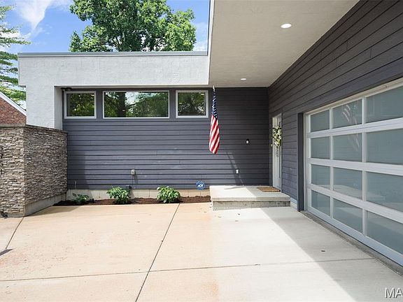 3rd image of 5951 Jamieson Ave