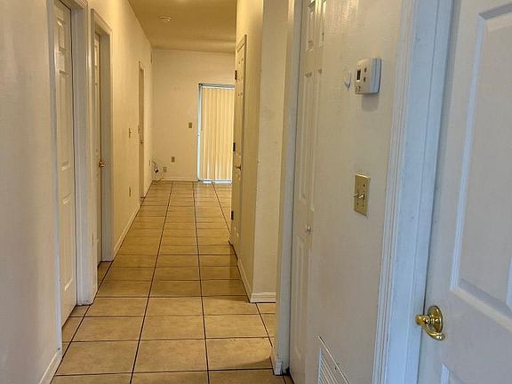 4th image of 946 15th St APT 202