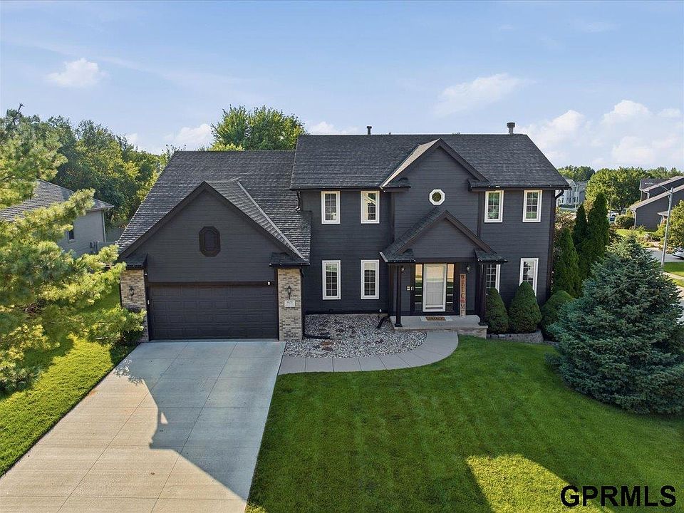 1st image of 4828 N 137th St
