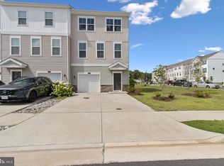 400 Honeyberry Ln, Fredericksburg, VA 22405