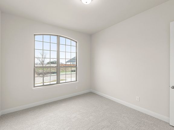 4th image of 240 S Bee Balm Rd