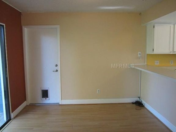 5th image of 6928 Country Corner Ln #10