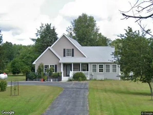 7337 Howe Rd, Bath, MI 48808