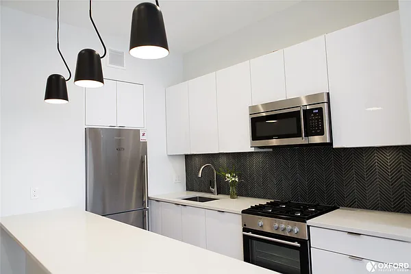 Rented by Oxford Property Group | media 29