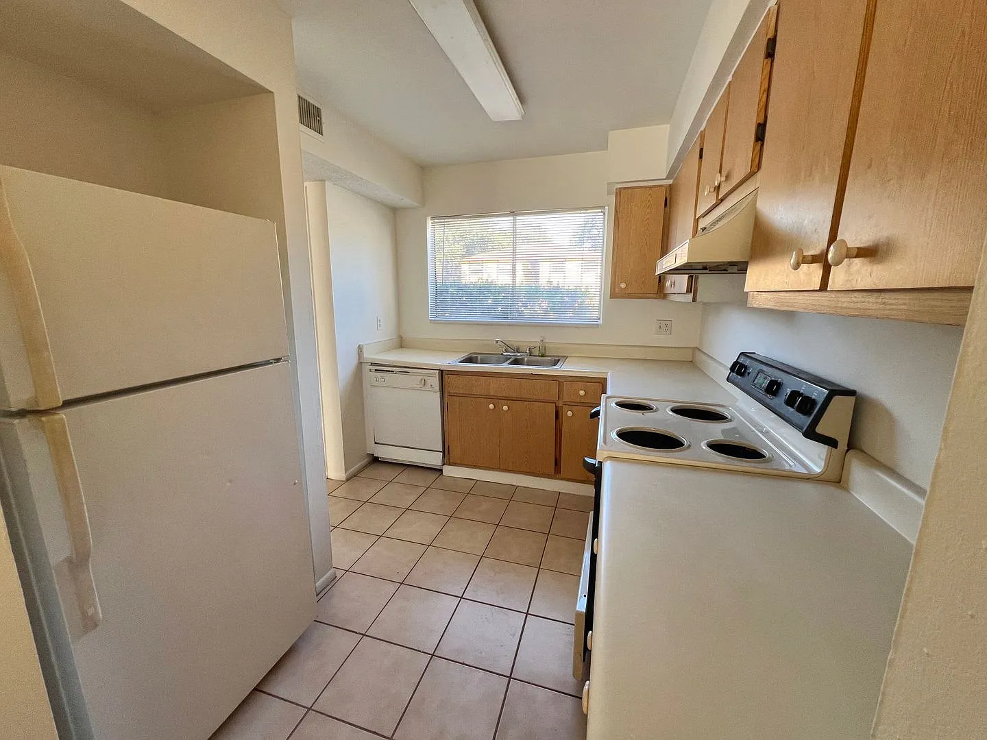 Spacious 2 Bed 2 Bath Apartment For Rent Near Ucf! — Photo 3