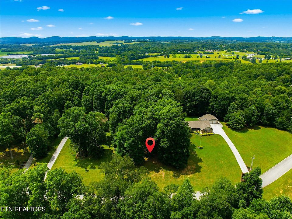 1st image of 264 Woodhaven Dr