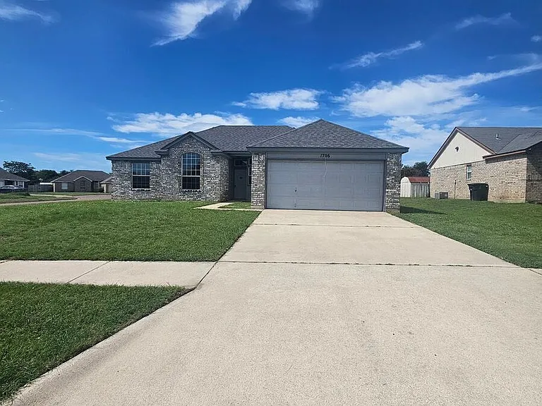 1706 Caprock Dr — Photo 1