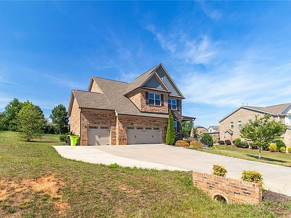 4th image of 8104 Ridgeback Ct