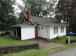 207 E Ridilla Rd, Latrobe, PA 15650