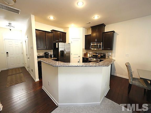 3rd image of 1110 Nicklaus Dr #75