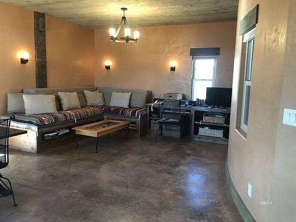 5th image of 1266 S Stewart Dr