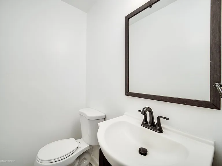 946 Harvard Ln — Photo 20