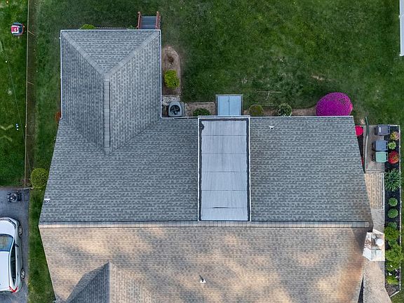 3rd image of 37 Kenalcon Dr