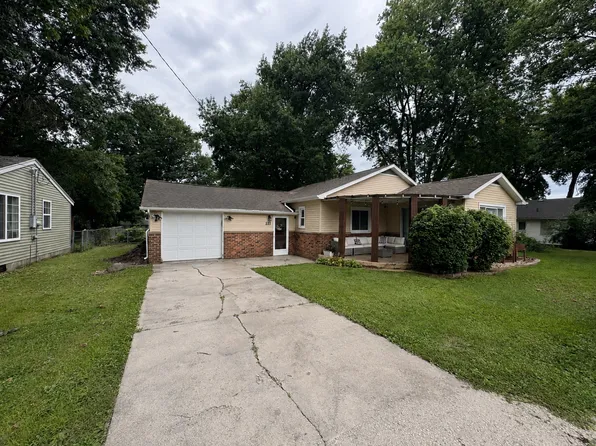 227 Mary Ct, Maroa, IL 61756