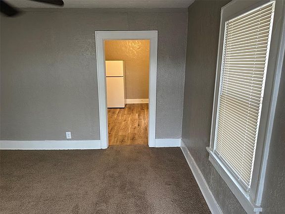 3rd image of 2906 S Santa Fe Ave