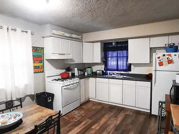 3rd image of 3701 Malibu Dr