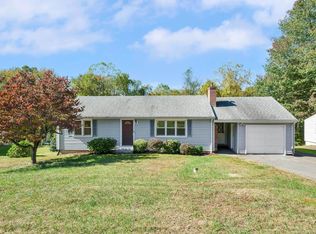 7 Hamilton Rd, East Granby, CT 06026