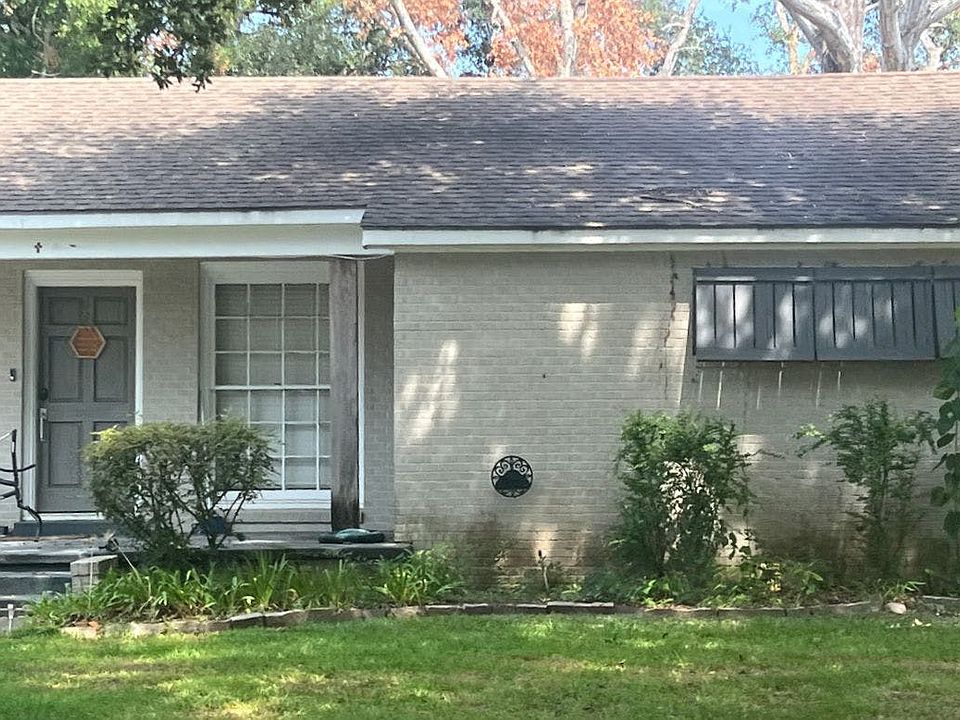 2nd image of 707 Lake St