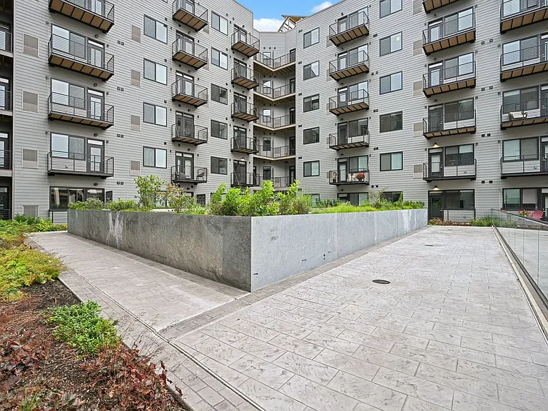 The Keystone Apartments — Photo 22
