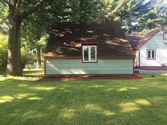 3rd image of 4 Heinrick St