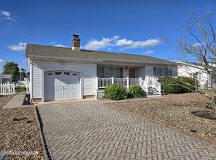 106 Clearwater Dr, Forked River, NJ 08731