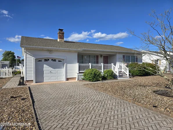 106 Clearwater Dr, Forked River, NJ 08731