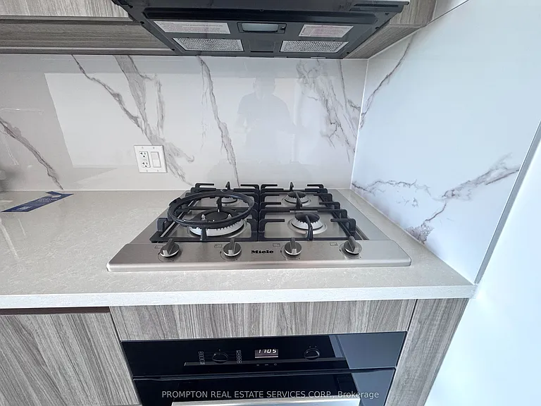18 Esther Shiner Blvd #1807 — Photo 7