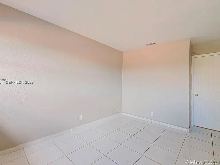 9953 SW 147th Ct — Photo 7