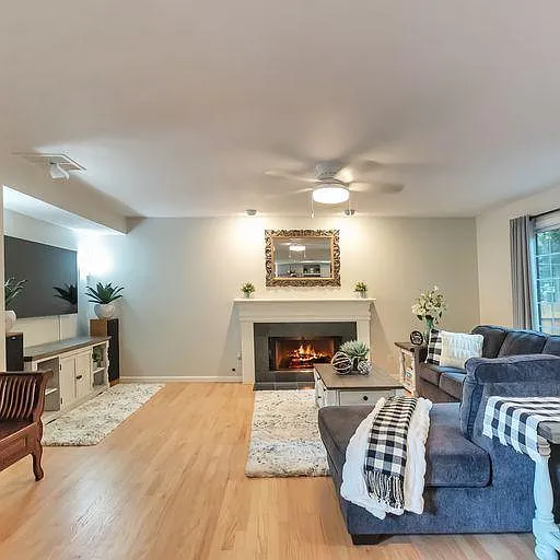 3 bed, 2.5 bath, 1776 sqft, $5,495 — Photo 4