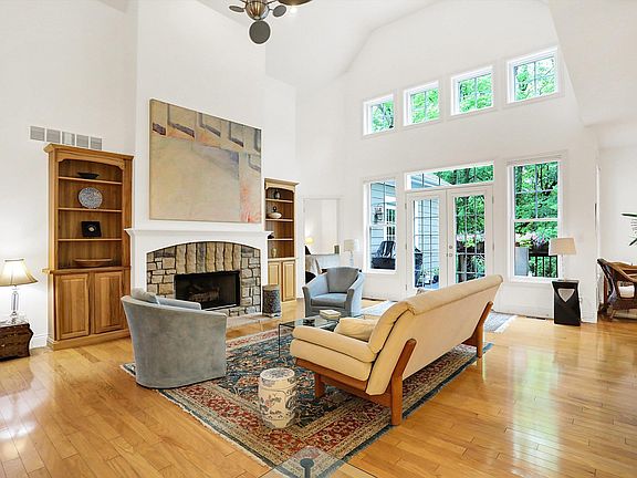 4th image of 2041 S Ramsey Dr