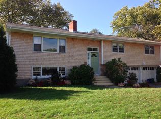 19 McCormick Rd, Newport, RI 02840