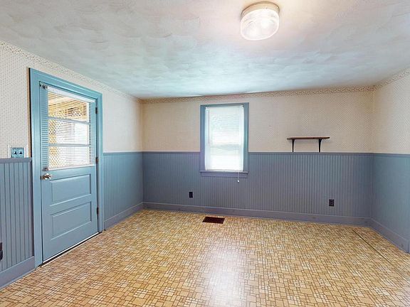 3rd image of 23 Charles St