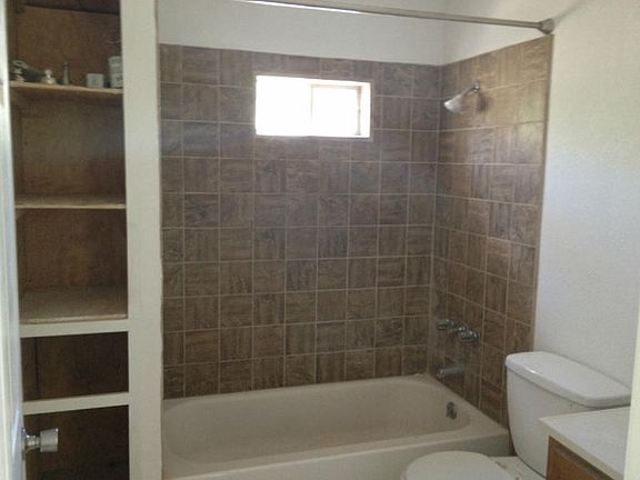 5th image of 4413 Kirkwood Dr