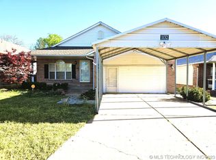 1132 E Watchorn Ave, Sapulpa, OK 74066