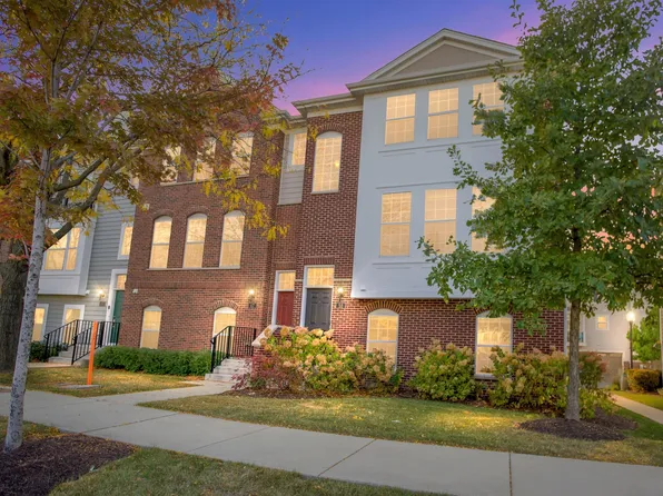 51 Margaret Dr, Schaumburg, IL 60194