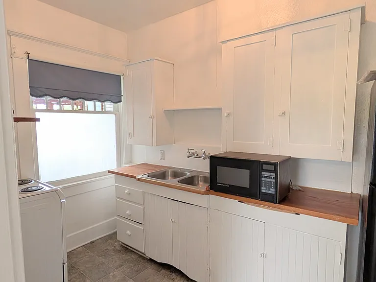 211 S 12th St #2 — Photo 5