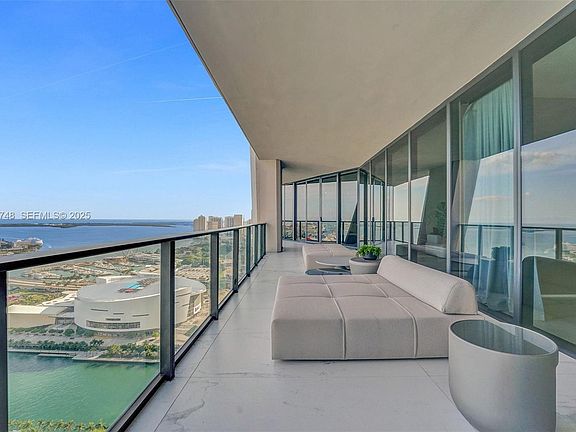 4th image of 1000 Biscayne Blvd #3902