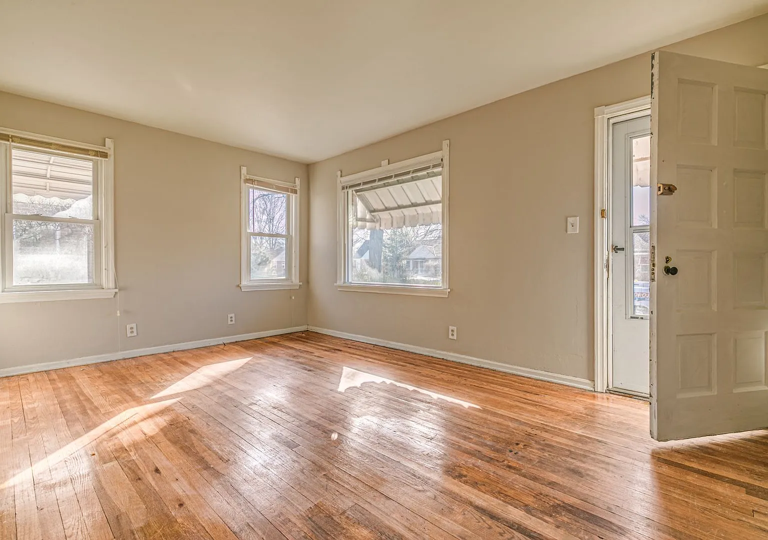 25301 Marsdon Ave — Photo 4