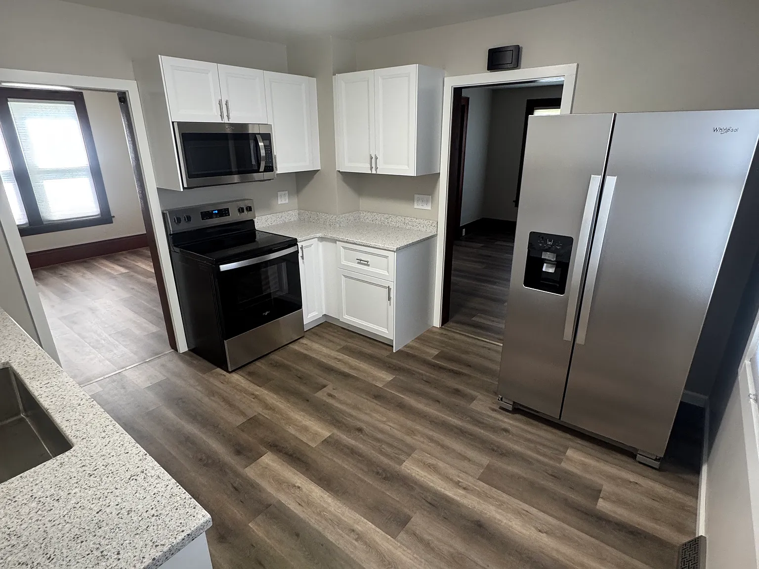 3 bed, 1092 sqft, $1,900 — Photo 3