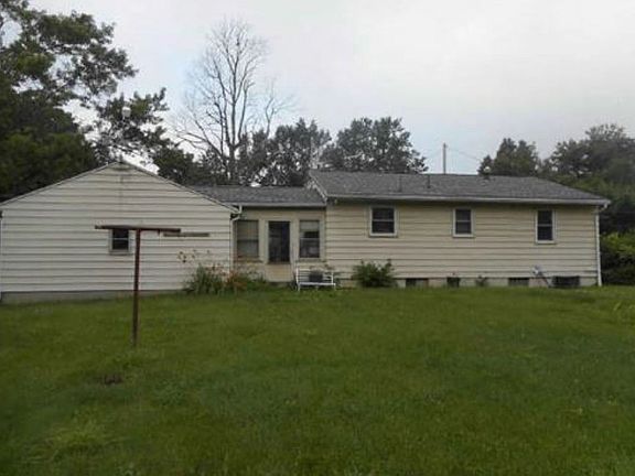 2nd image of 1021 Myers Ave