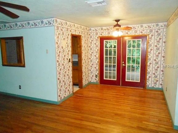 3rd image of 809 Woodcrest Ave
