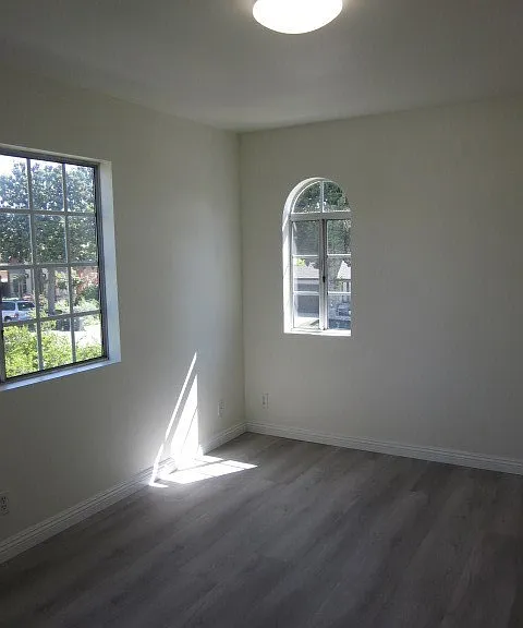 6017 Primrose Ave — Photo 14
