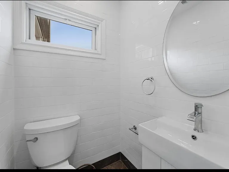 70 Normandy Rd — Photo 22