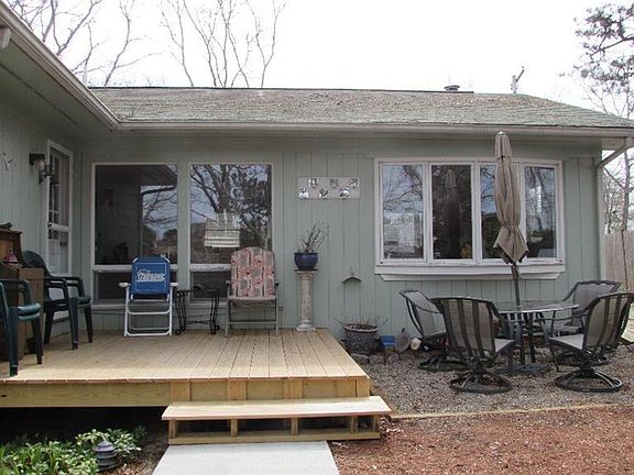 4th image of 199 Edgewater Dr W